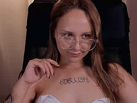 ashley_puppet Cam