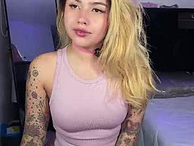 whites_emma Cam