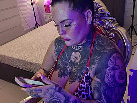 MelinaCurves Cam