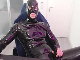 latexfan1984 Cam